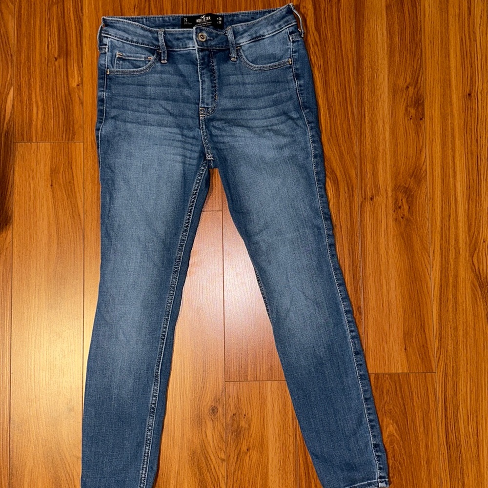 Hollister Mid-rise super skinny jeans